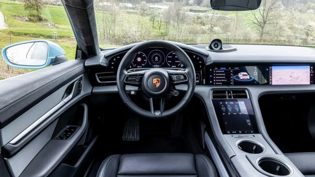 Porsche Taycan Cross Turismo 4S Cross Turismo (8)