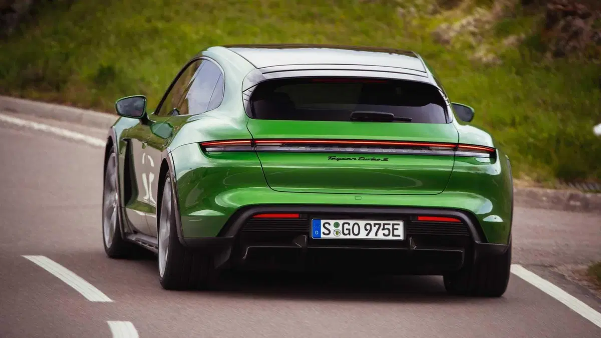 Porsche Taycan Cross Turismo Turbo S Cross Turismo (6)
