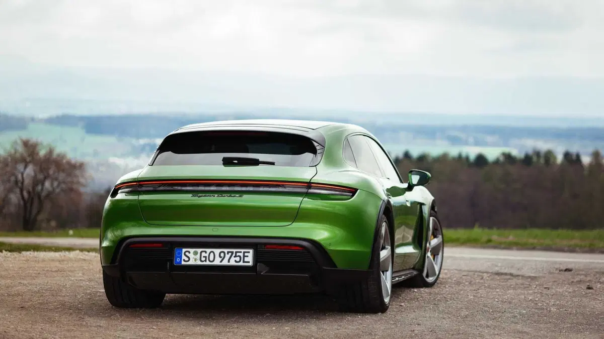 Porsche Taycan Cross Turismo Turbo S Cross Turismo (3)