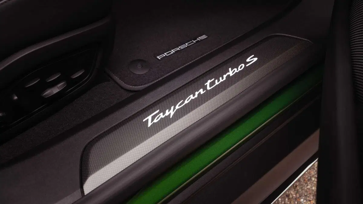 Porsche Taycan Cross Turismo Turbo S Cross Turismo (13)