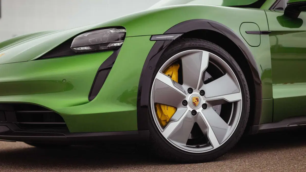 Porsche Taycan Cross Turismo Turbo S Cross Turismo (10)