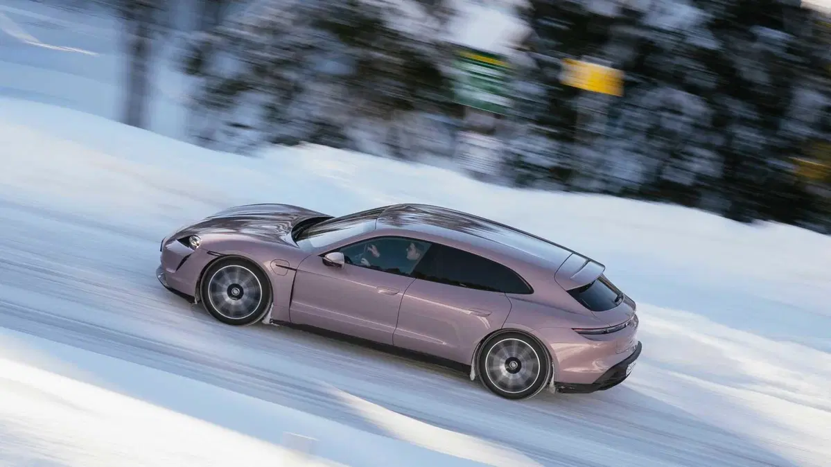 Porsche Taycan Sport Turismo Sport Turismo 5p.ti (13)