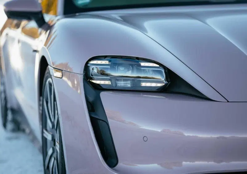 Porsche Taycan Sport Turismo (2021-->>) (20)