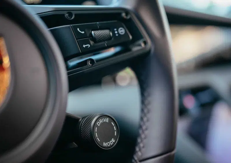 Porsche Taycan Sport Turismo (2021-->>) (24)