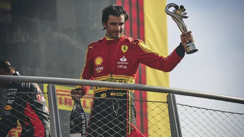 F1: Carlos Sainz rapinato a Milano insegue i ladri e recupera l'orologio