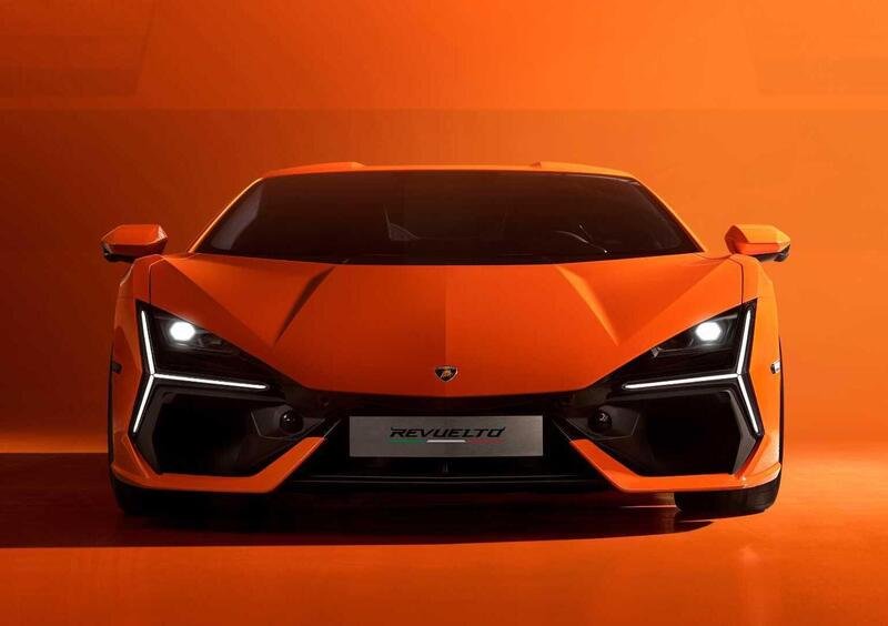 Lamborghini Revuelto (2023-->>) (8)