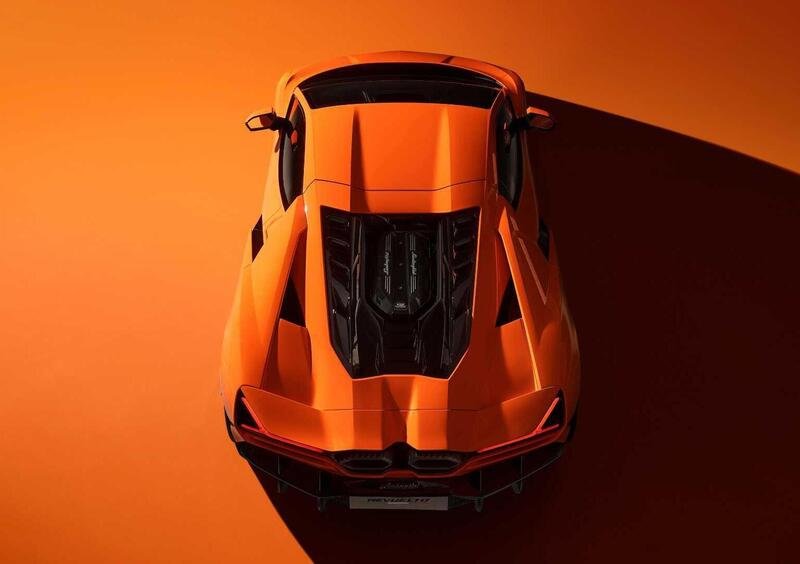 Lamborghini Revuelto (10)