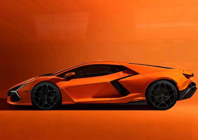 Lamborghini Revuelto (2023-->>) (5)