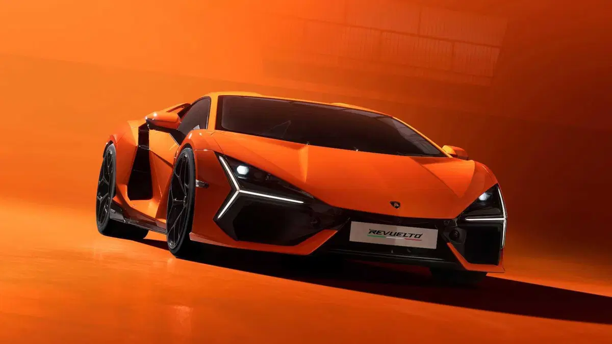 Lamborghini Revuelto (2)