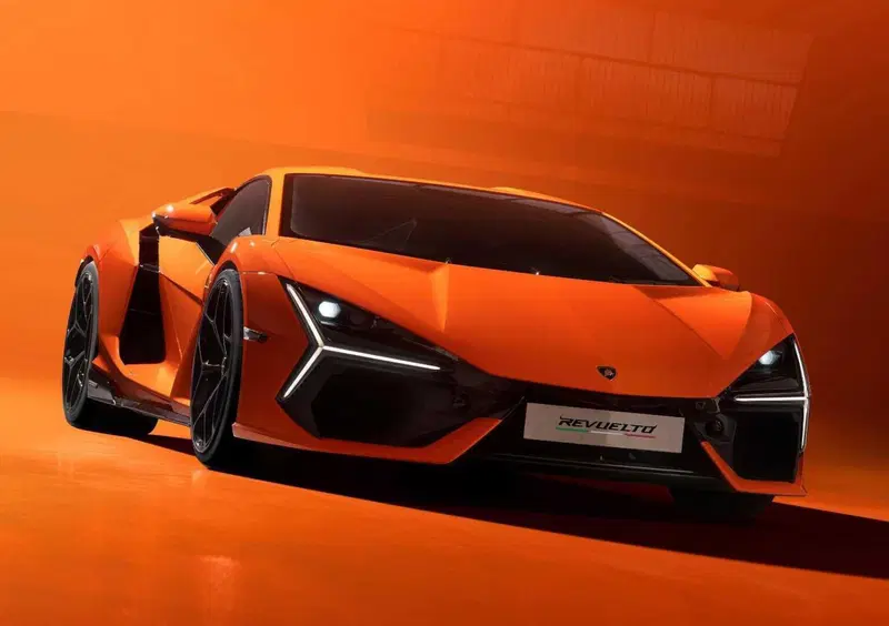 Lamborghini Revuelto (2023-->>) (2)
