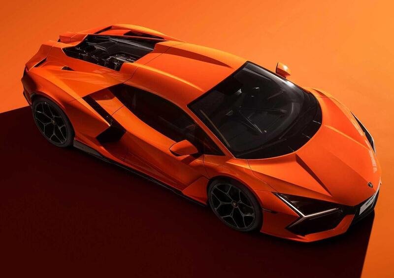 Lamborghini Revuelto (2023-->>) (3)