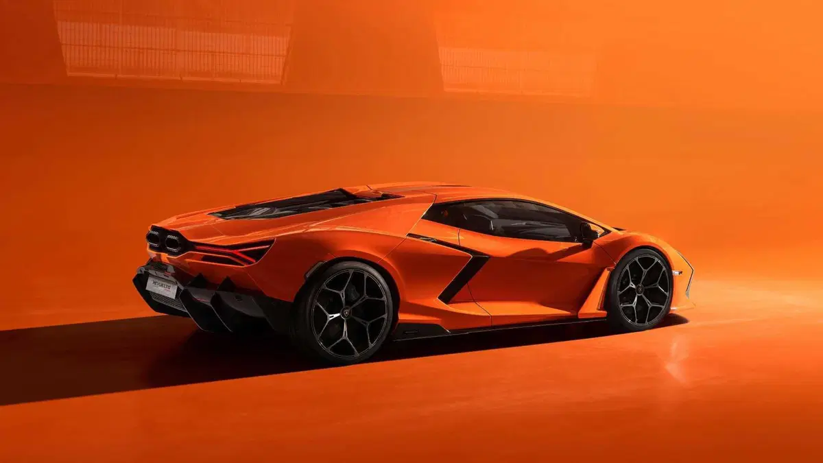 Lamborghini Revuelto (4)