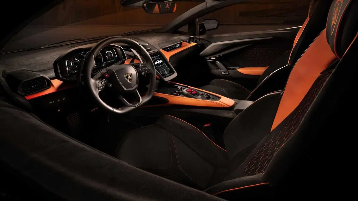 Lamborghini Revuelto (13)