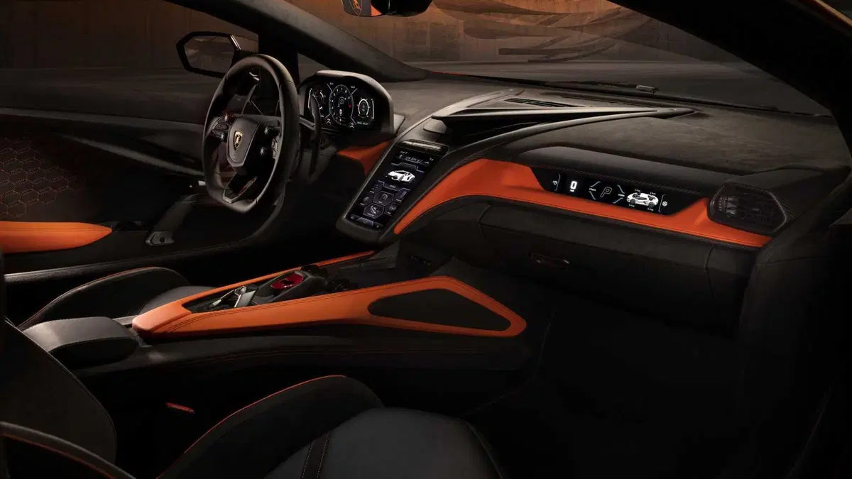 Lamborghini Revuelto (11)