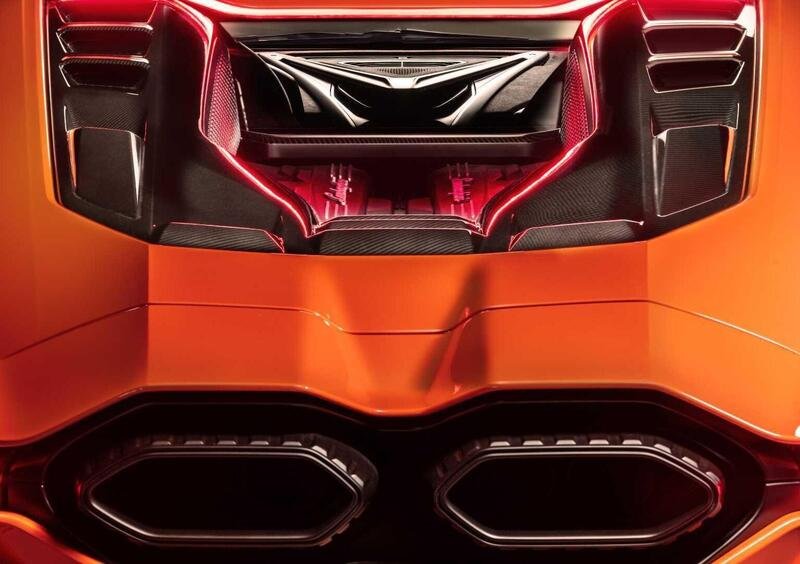Lamborghini Revuelto (2023-->>) (16)