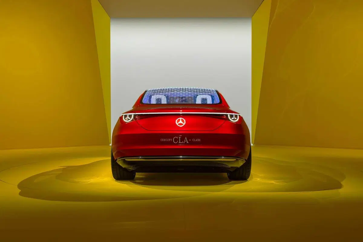 Mercedes Concept CLA Class: nuova generazione da 750 km in elettrico (7)