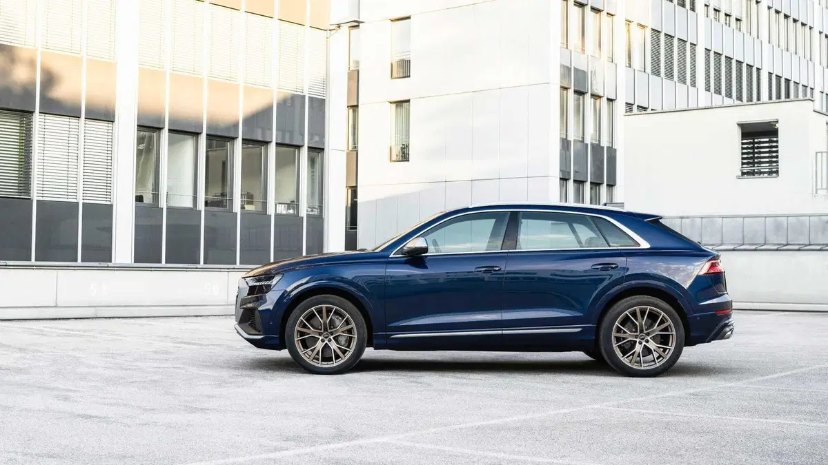 Audi SQ8 TDI quattro tiptronic (2)