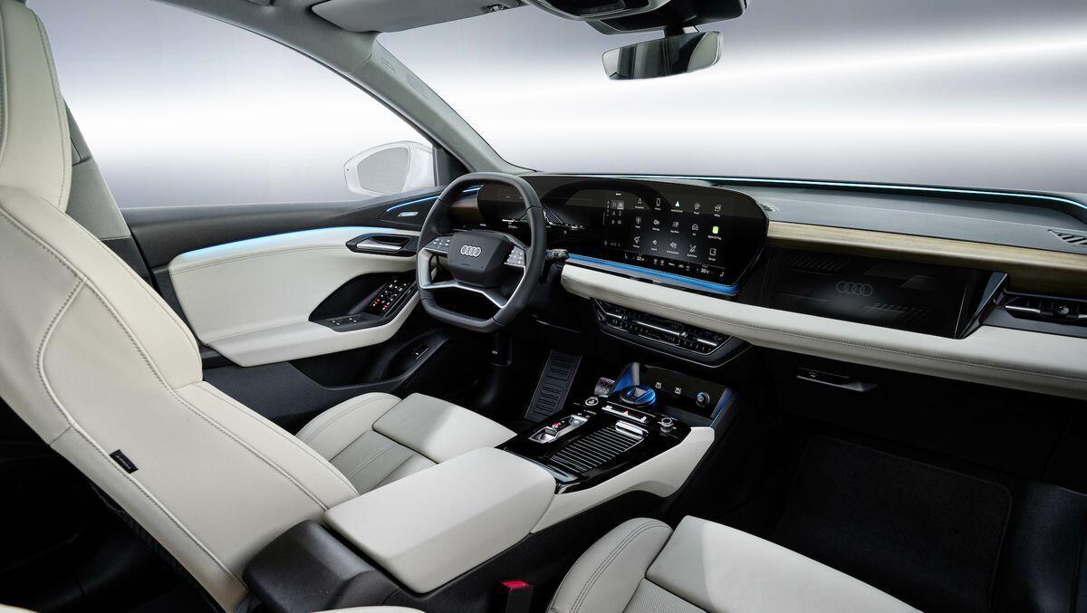 Audi Q6 etron ecco gli interni rivelati con tre schermi digitali [VIDEO] Elettrico Automoto.it
