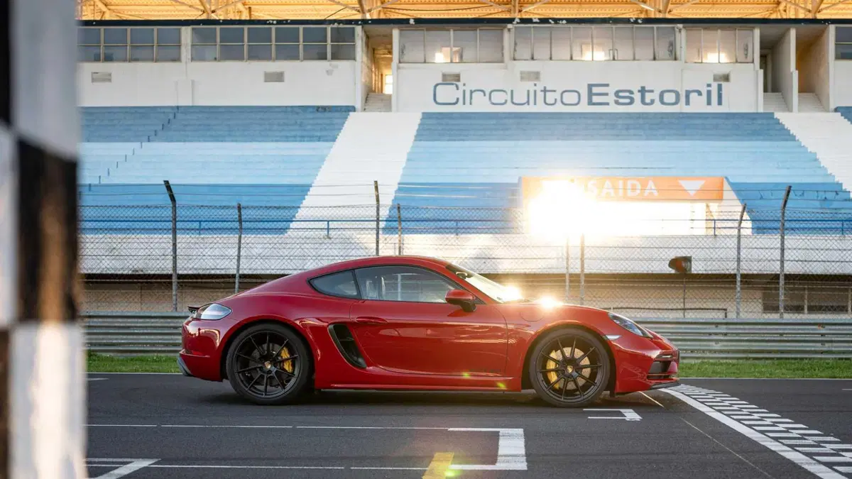 Porsche 718 Cayman  Cayman 4.0 GT4 RS pdk (21)