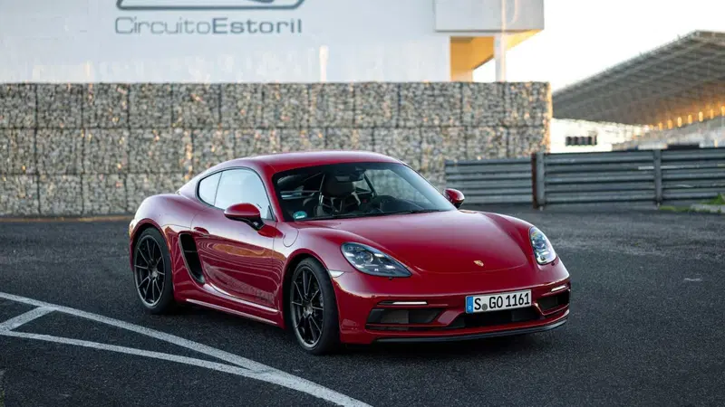 Porsche 718 Cayman 