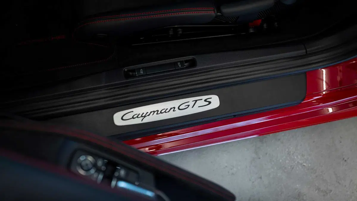 Porsche 718 Cayman  Cayman 4.0 GT4 RS pdk (30)