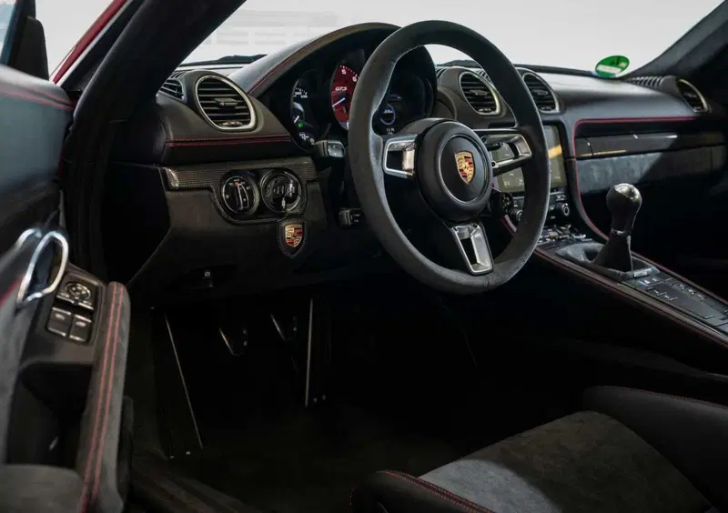 Porsche 718 Cayman  (8)