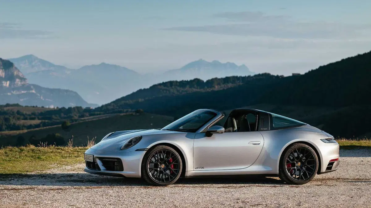 Porsche 911 Cabrio Targa 3.0 4 GTS auto (3)