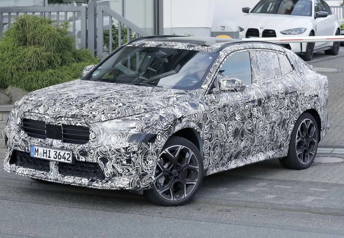 BMW X2 M35i, ecco il nuovo MY2024 [Foto Spia] (3)