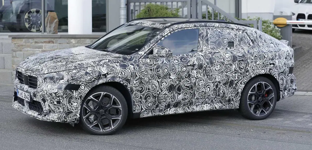 BMW X2 M35i, ecco il nuovo MY2024 [Foto Spia] (5)