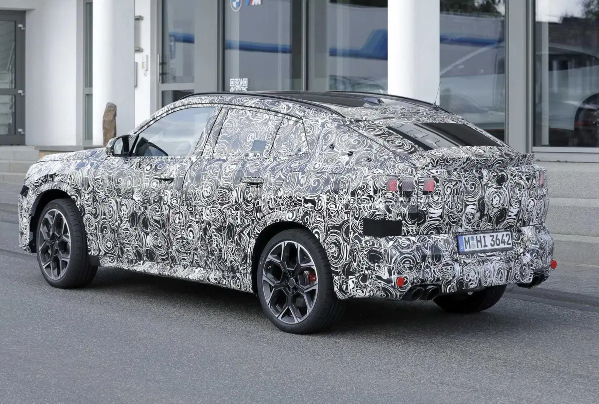 BMW X2 M35i, ecco il nuovo MY2024 [Foto Spia] (7)