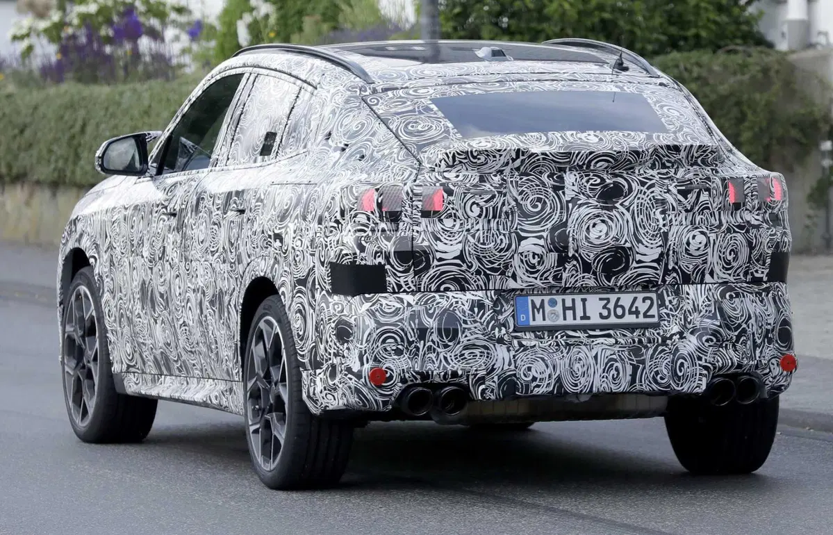 BMW X2 M35i, ecco il nuovo MY2024 [Foto Spia] (9)