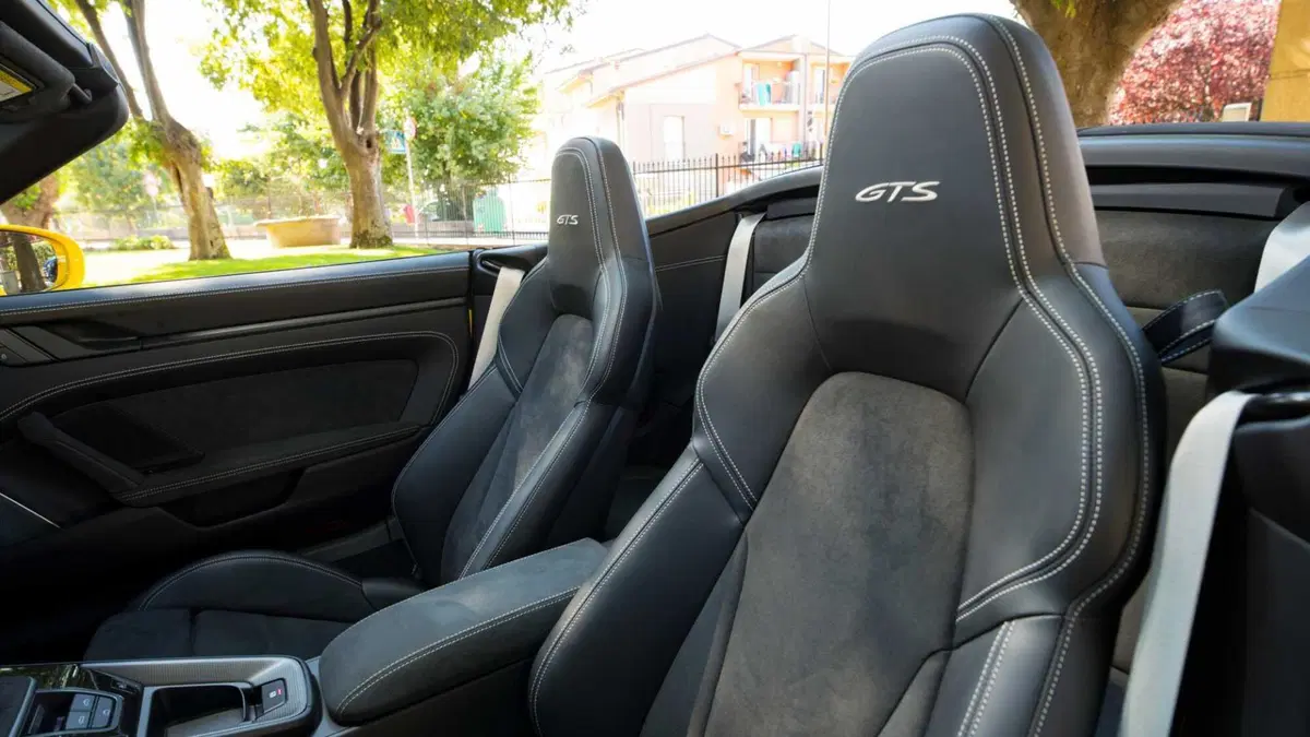 Porsche 911 Cabrio Cabrio 3.0 Carrera S auto (8)