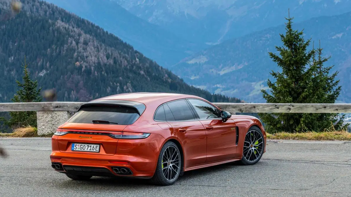 Porsche Panamera Sport Turismo (2017-24) (2)