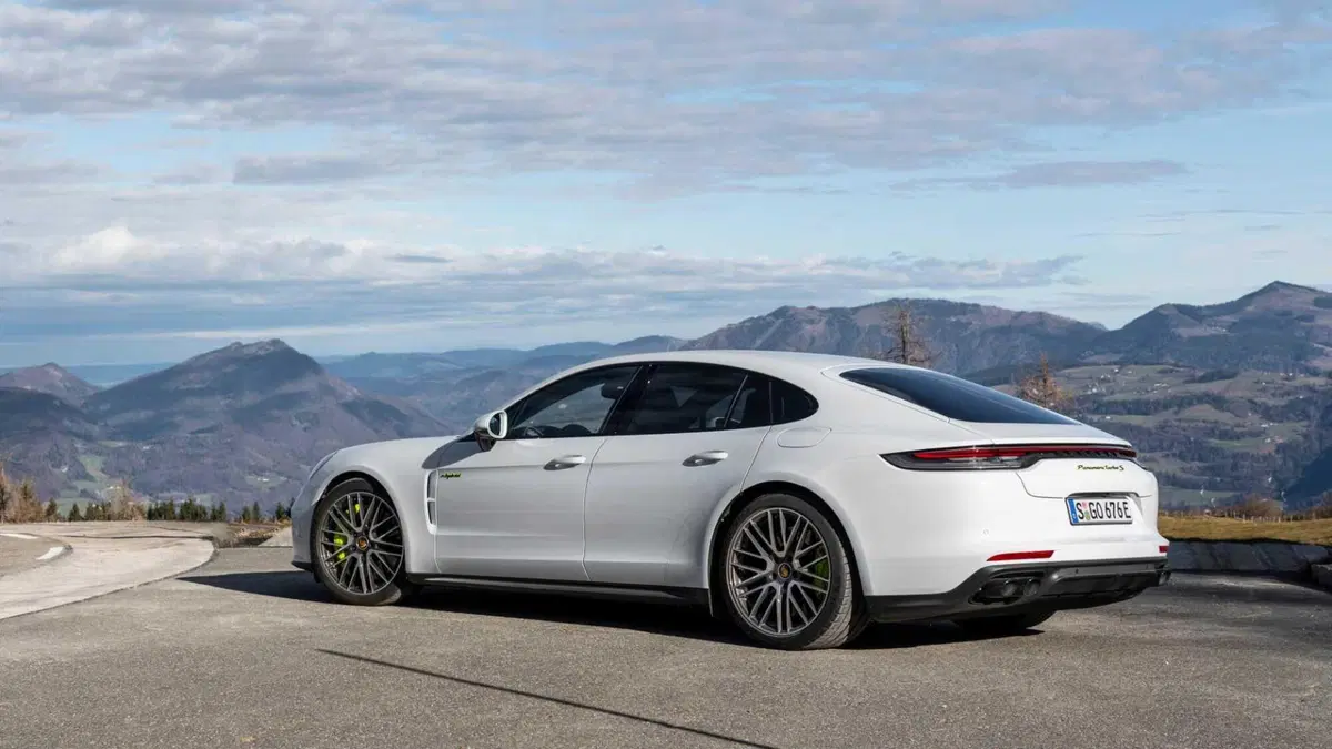 Porsche Panamera 4.0 Turbo S e-hybrid auto (3)