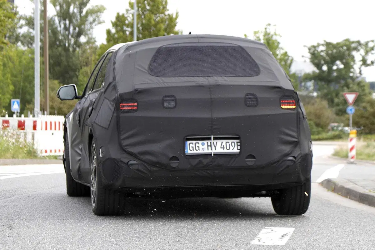 Hyundai Ioniq 5, il nuovo Facelift arriva nel 2024 con più potenza [Foto Spia] (9)