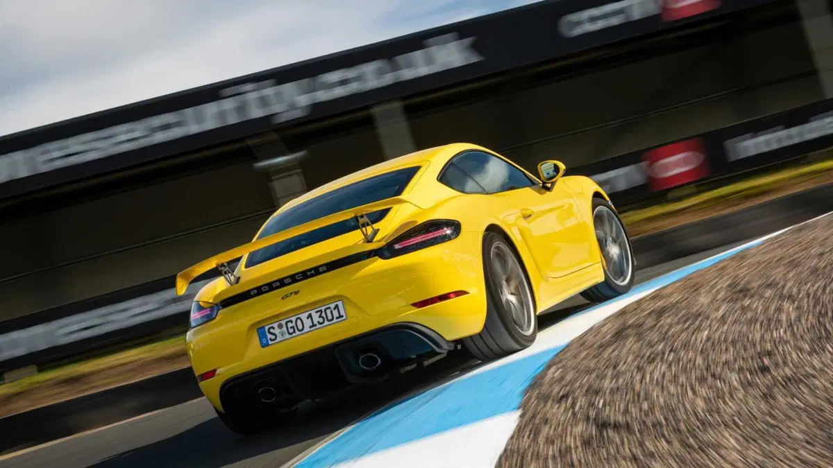 Porsche 718 Cayman  Cayman 4.0 GT4 (8)