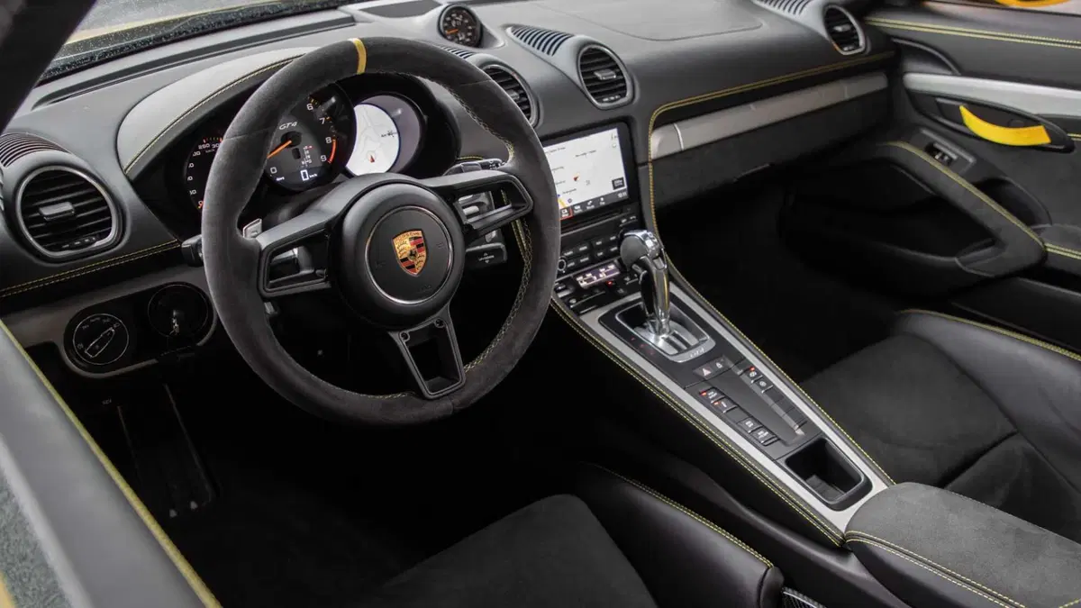 Porsche 718 Cayman  Cayman 4.0 GT4 (10)