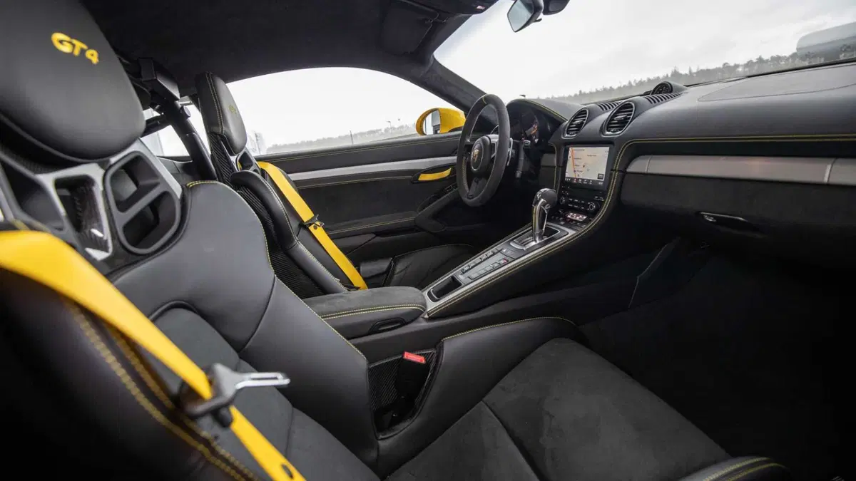 Porsche 718 Cayman  Cayman 4.0 GT4 (12)