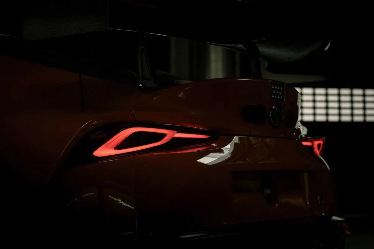 Toyota GR Supra GT4 da sogno: edizione limitata per il 100° esemplare (8)