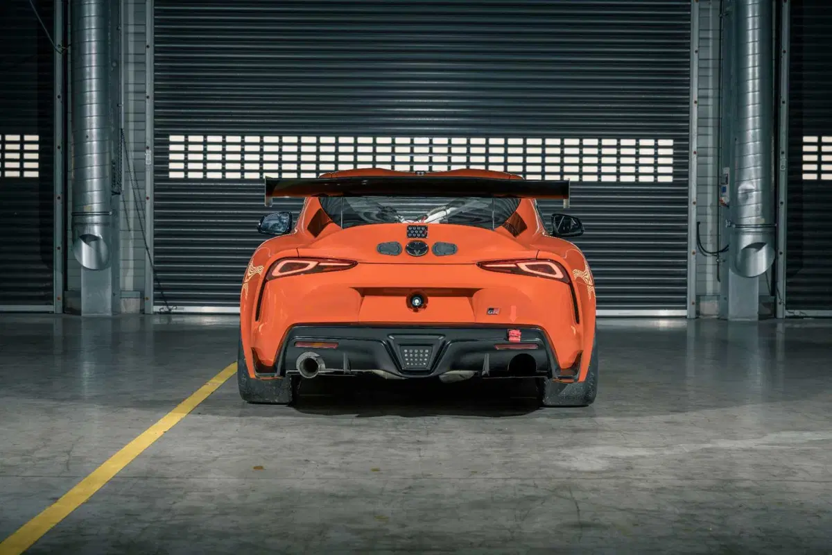 Toyota GR Supra GT4 da sogno: edizione limitata per il 100° esemplare (12)