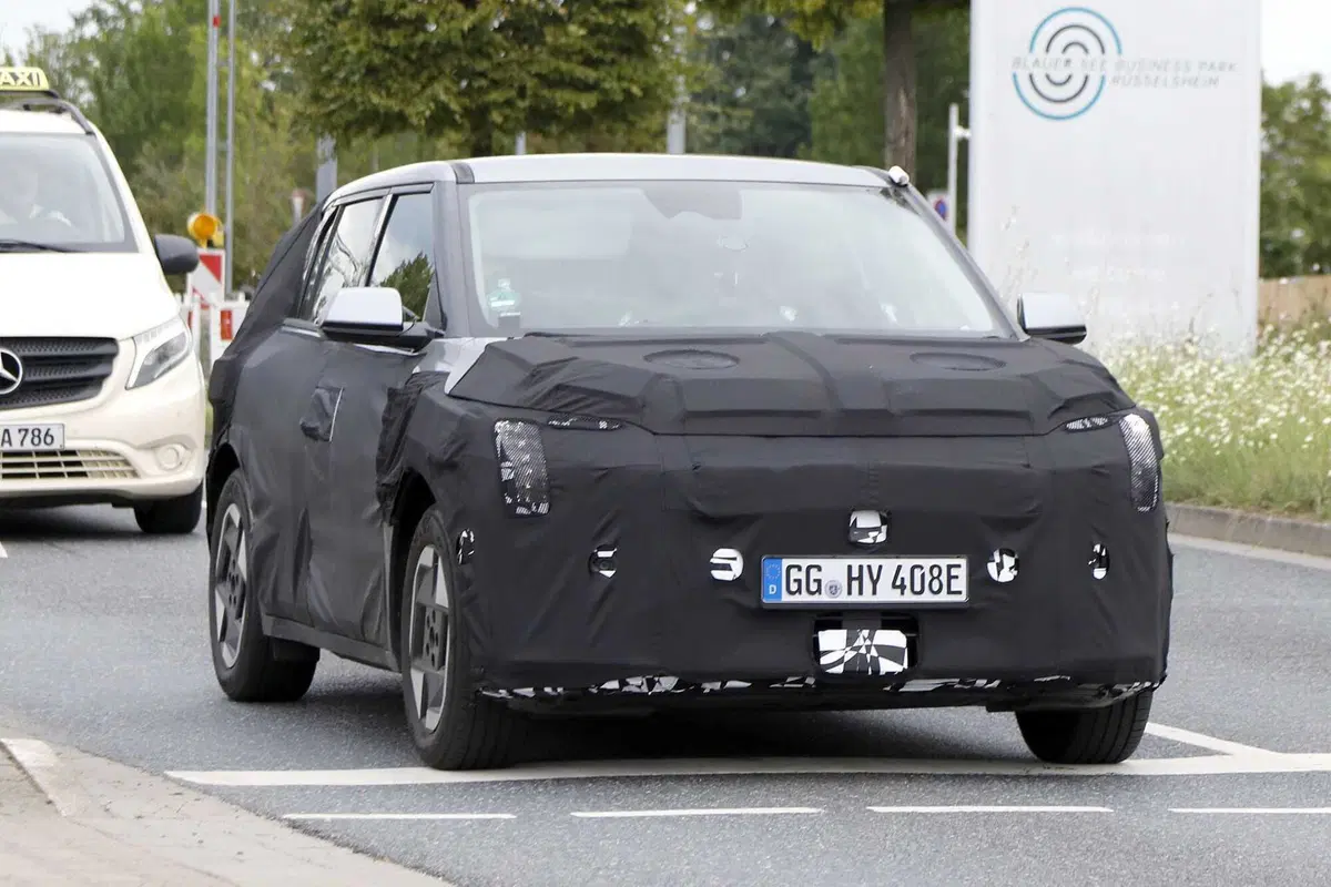 Kia EV4, nuova elettrica sotto i 30.000 euro [Foto Spia] (11)