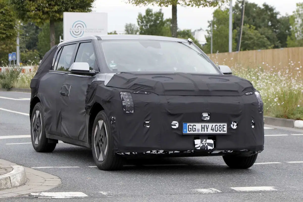 Kia EV4, nuova elettrica sotto i 30.000 euro [Foto Spia] (12)