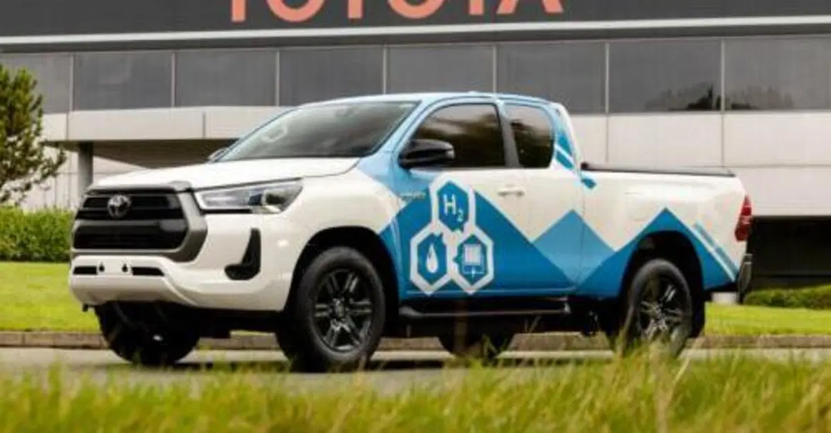 Toyota Hilux, per la prima volta elettrico con l'idrogeno