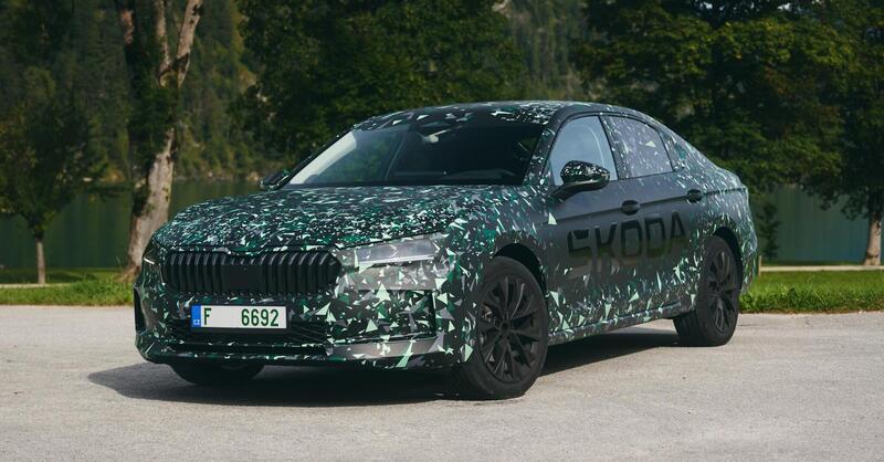 Skoda Superb: prende il posto della Passat berlina 2024