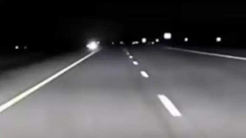 "Polizia, c'&egrave; un'auto contromano!" ma &egrave; lui l'ubriaco [VIDEO] 