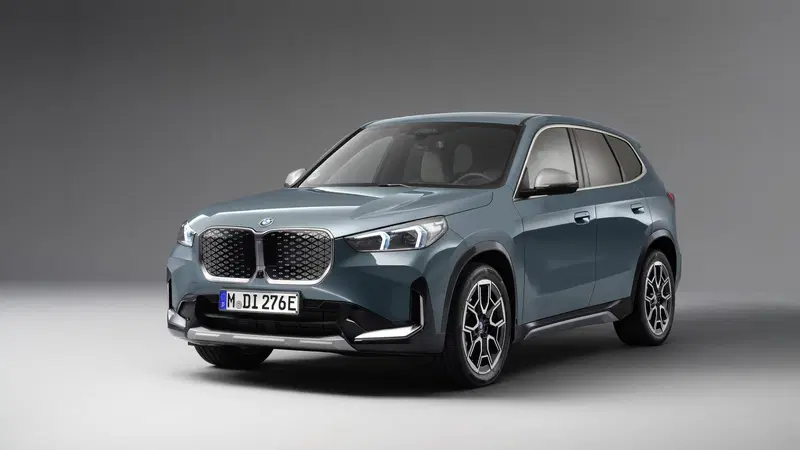 BMW iX1 eDrive20: sotto i 50 mila euro a trazione anteriore