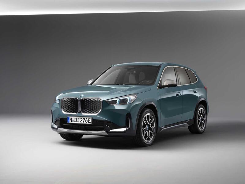 BMW iX1 eDrive20: sotto i 50 mila euro a trazione anteriore