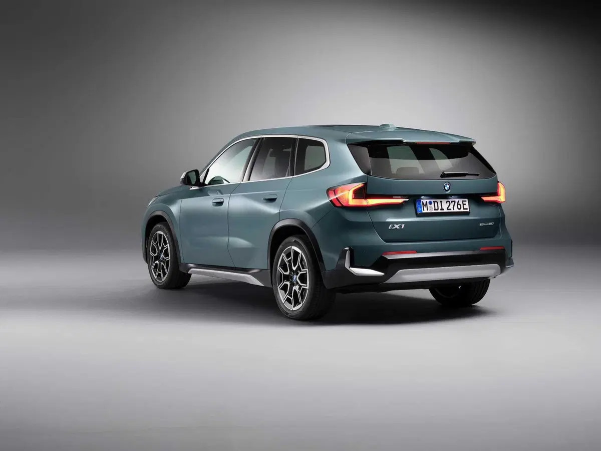 BMW iX1 eDrive20: sotto i 50 mila euro a trazione anteriore (2)