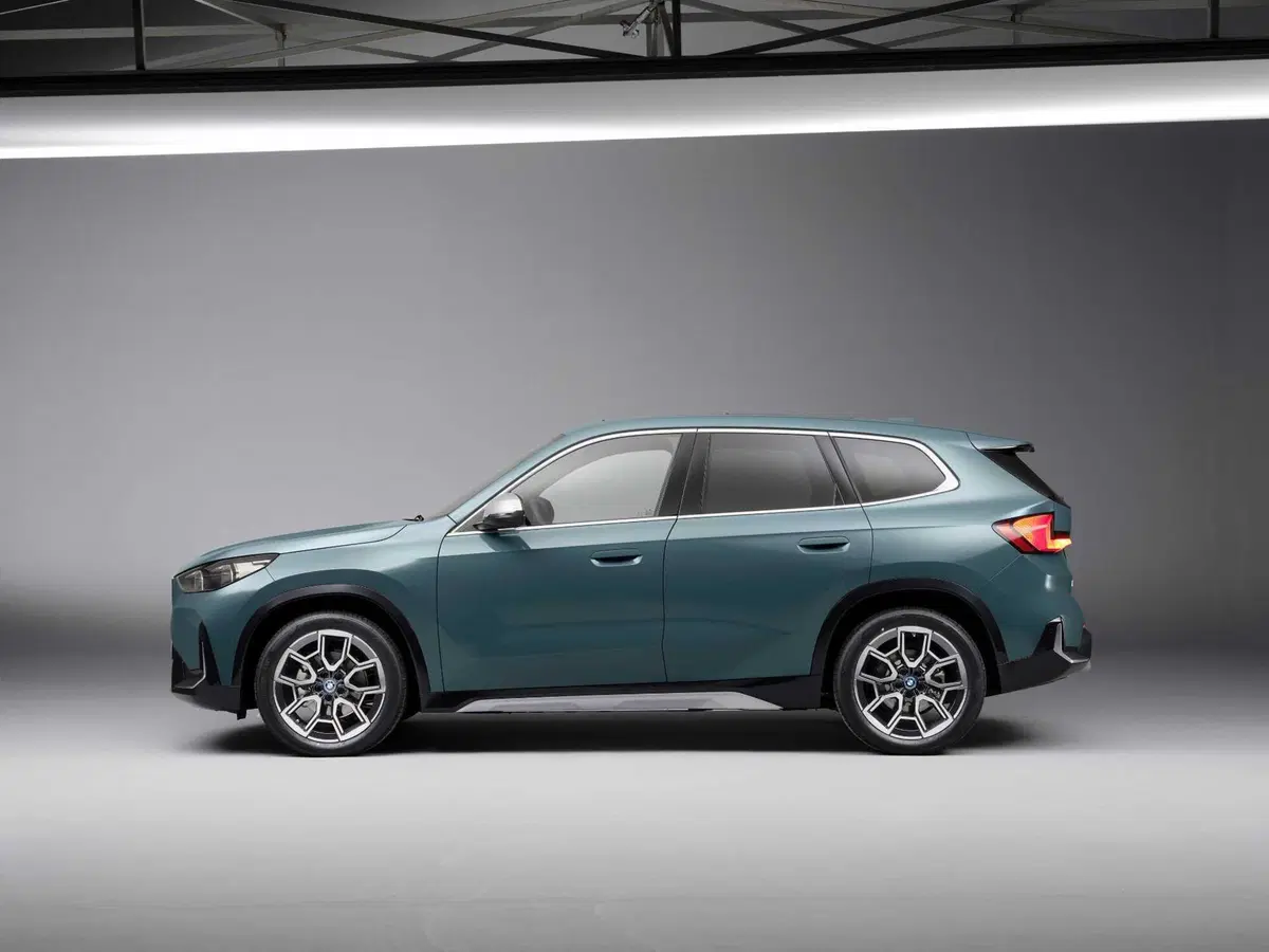 BMW iX1 eDrive20: sotto i 50 mila euro a trazione anteriore (3)