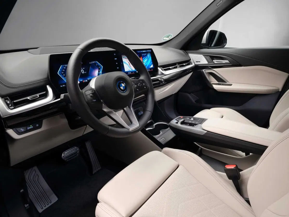 BMW iX1 eDrive20: sotto i 50 mila euro a trazione anteriore (4)